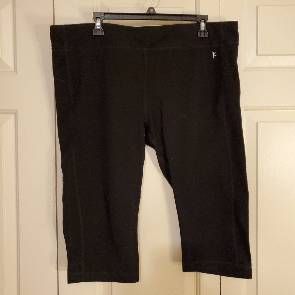 Women's active shorts - fitted